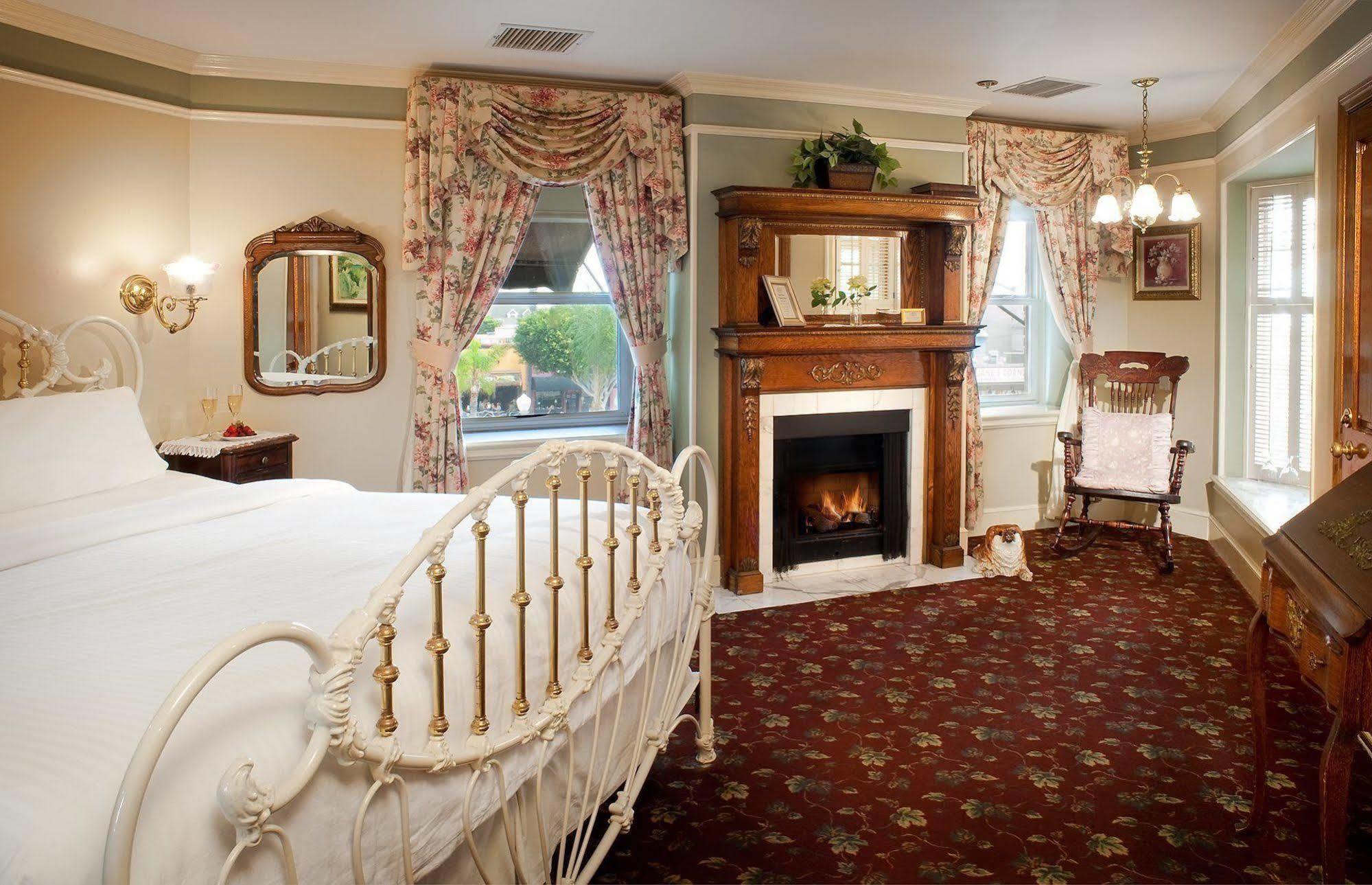 Doryman'S Oceanfront Inn Newport Beach Eksteriør billede
